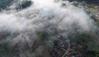 Kastamonu&rsquo;da il&ccedil;e ve ormanların &uuml;zerini kaplayan sis bulutları g&ouml;r&uuml;nt&uuml;lendi