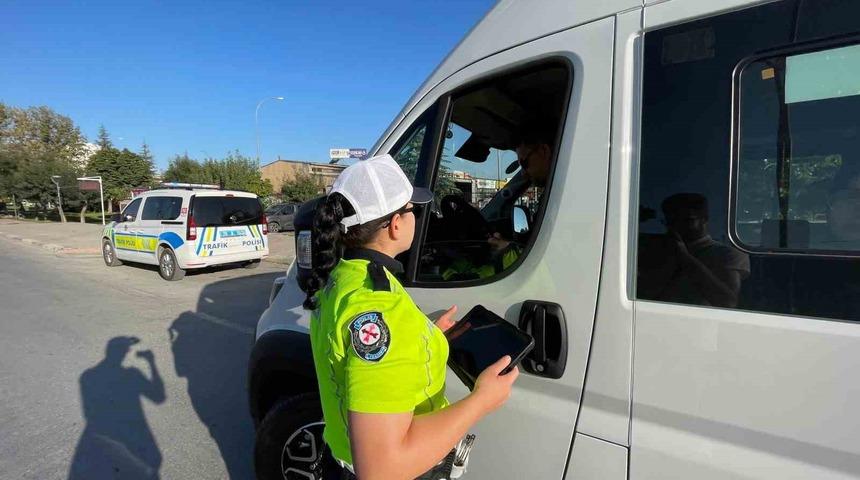 Karaman&rsquo;da okul servislerine denetim