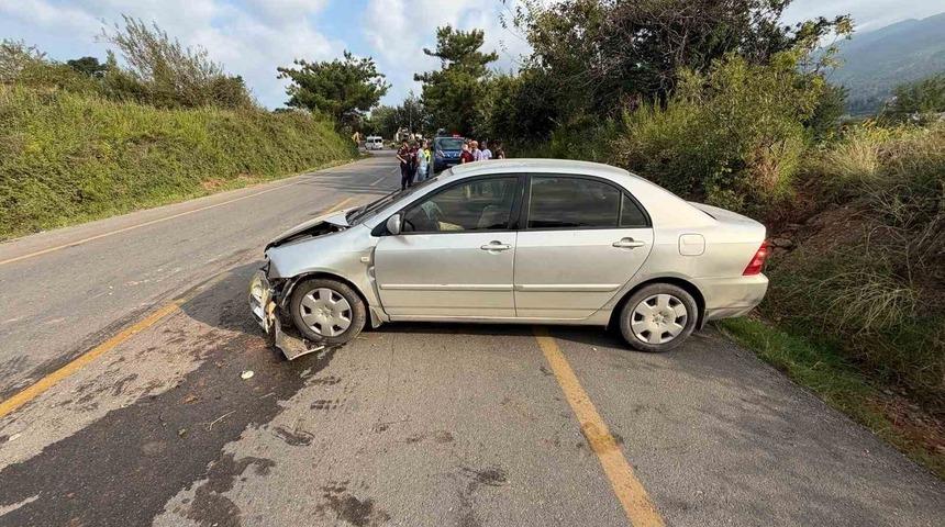 Osmaniye&rsquo;de kontrolden &ccedil;ıkan otomobil takla attı: 1 yaralı
