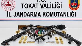 Tokat'ta silah kaçakçılığı operasyonunda 5 zanlı yakalandı