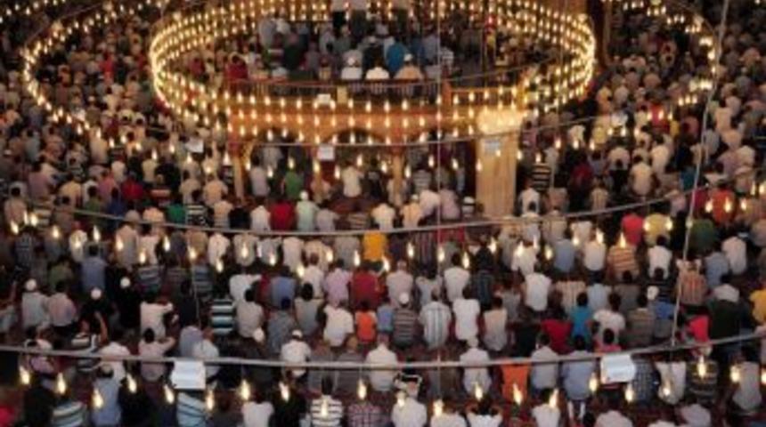 Ramazan son cumasında Selimiye Camii doldu, taştı