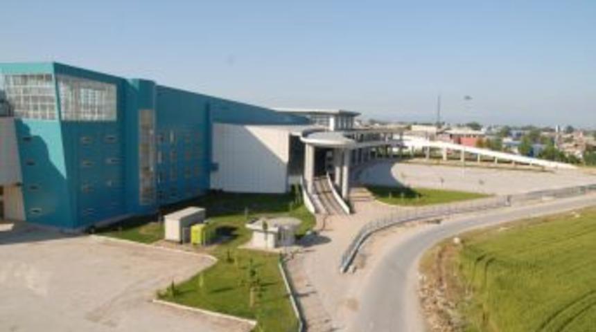 Yeni otob&uuml;s terminalindeki d&uuml;kkanlar kiraya &ccedil;ıkarıldı