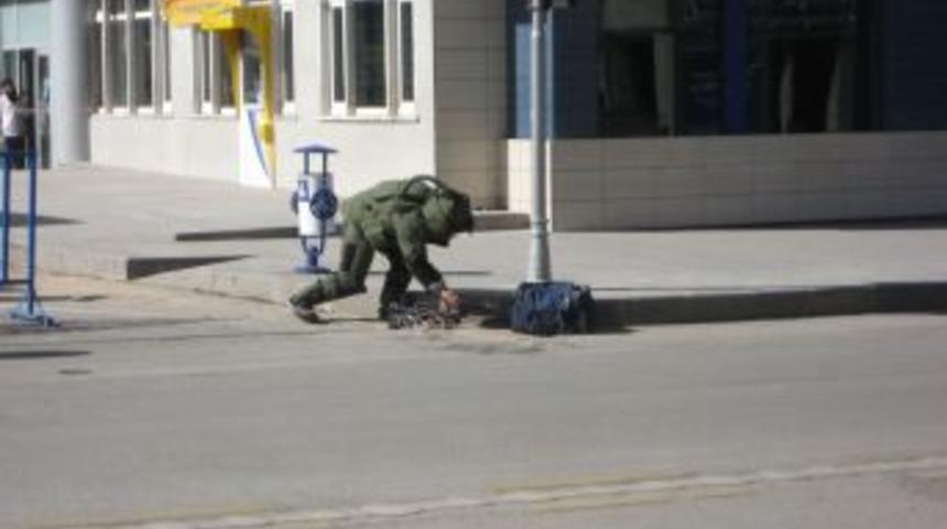 Erzurum'da şüpheli çanta fünye ile patlatıldı