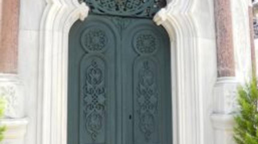 Ke&ccedil;ecizade Fuad Paşa T&uuml;rbesi eski g&ouml;r&uuml;n&uuml;m&uuml;ne kavuştu