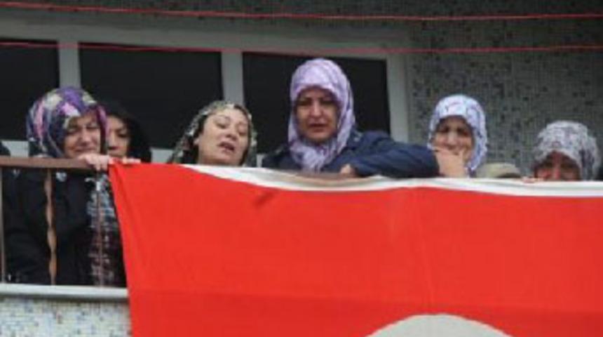 Şehit annesi ter&ouml;ristlere meydan okudu