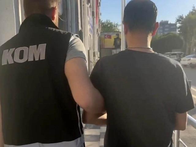 Seferihisar Belediyesindeki &rsquo;r&uuml;şvet&rsquo; operasyonunda 47 ş&uuml;pheli adliyede