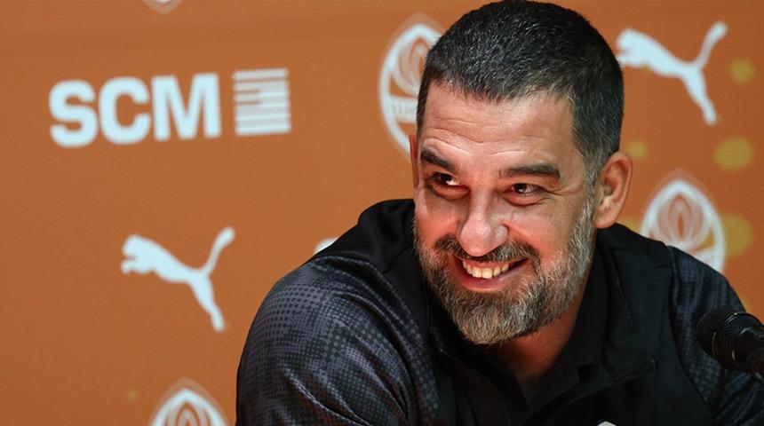 Arda Turan'ın ekibine 34 dakika yetti! Bileği b&uuml;k&uuml;lm&uuml;yor