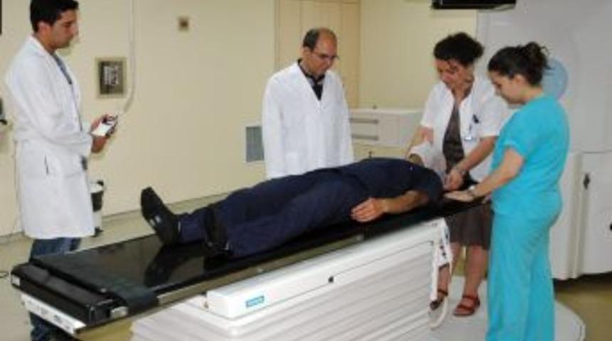 Meram Tıp Fak&uuml;ltesi'nde hastalara yoğunluk ayarlı radyoterapiye ge&ccedil;ildi