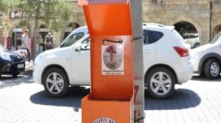 &Uuml;rg&uuml;p'te sigara izmaritleri kutulara atılacak