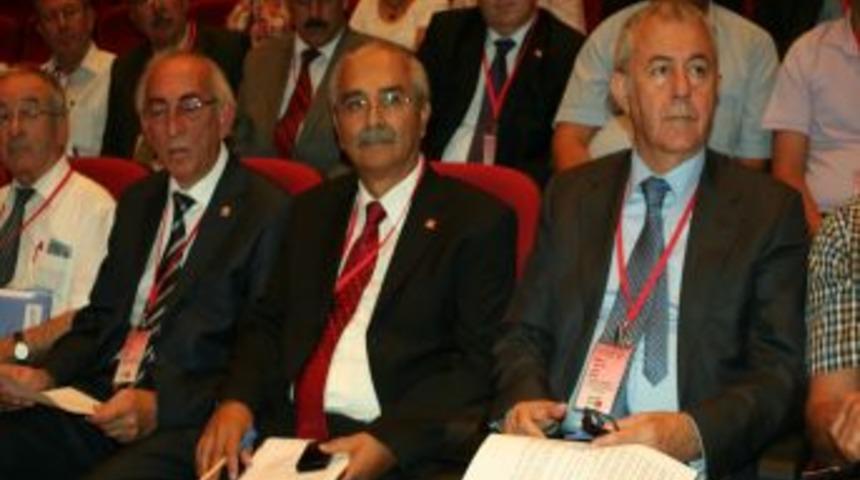CHP'li G&uuml;naydın: Belediyelerimizin yolsuzlukla anılmasından rahatsısız
