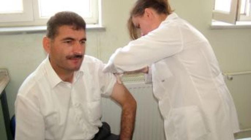 Hacı adayları aşı yaptırdı