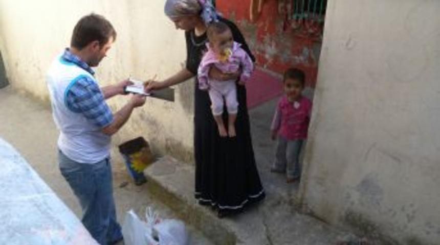 Vatandaşlara kuru gıda yardımı yapıldı