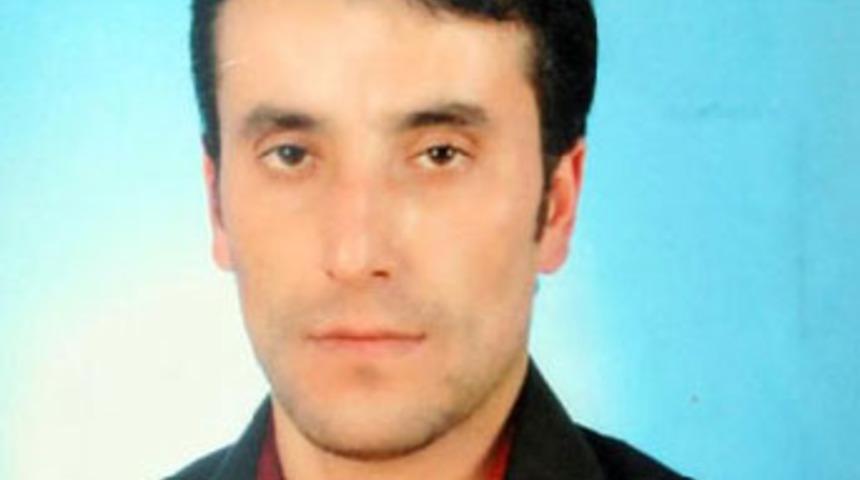 &Ccedil;ocuğunu koltuğa fırlatıp &ouml;ld&uuml;rd&uuml;