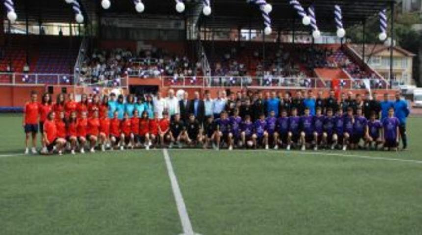 D&uuml;zenleme yapılan Bey&ccedil;ayır stadının a&ccedil;ılışı ger&ccedil;ekleştirildi