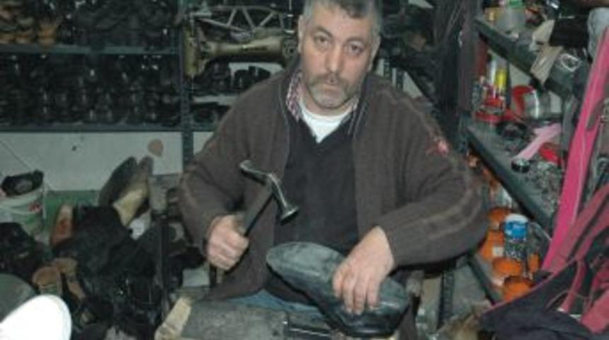 &Ccedil;in malı ayakkabılar tamircilerin işlerini azalttı