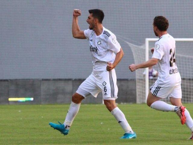 Ceyhun G&uuml;lselam, profesyonel futbol kariyerini sonlandırdı