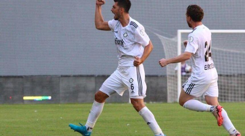 Ceyhun G&uuml;lselam, profesyonel futbol kariyerini sonlandırdı