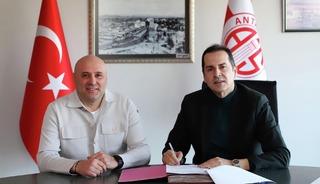 Antalyaspor&rsquo;un yeni hocası belli oldu!