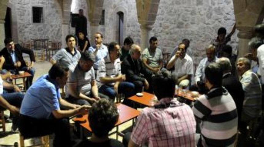 H&uuml;srevpaşa Camii'nde, 97 yıl aradan sonra ilk teravih namazı kılındı