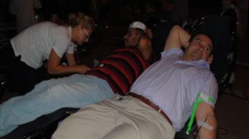 Kızılay, Kadir Gecesi'nde irmik helvası dağıtarak kan topladı