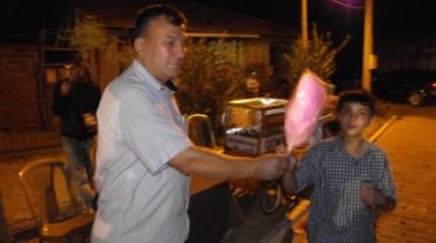 Edremitli &ccedil;ocukların Kadir Gecesi sevinci