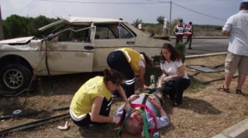 Yola d&ouml;k&uuml;len yağ kazalara sebep oldu