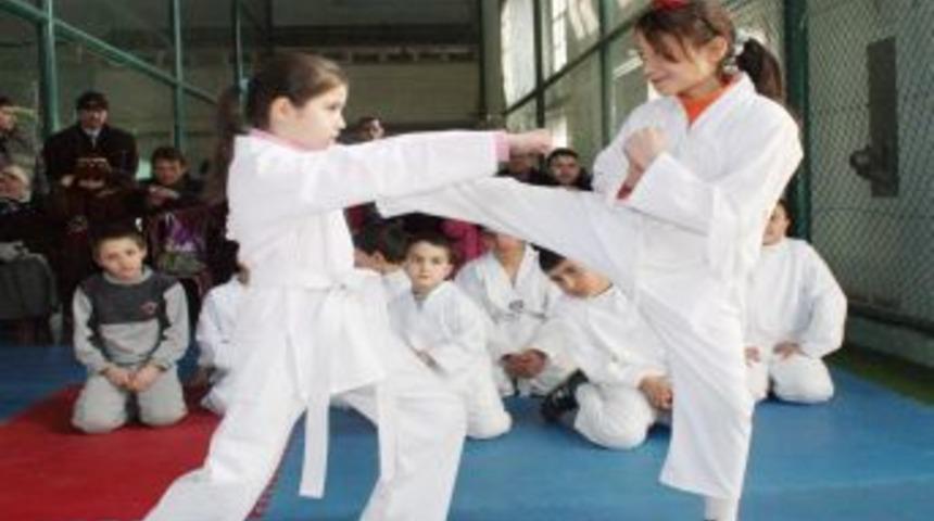 Yaz spor okullarından 4 bin 615 &ccedil;ocuk faydalandı