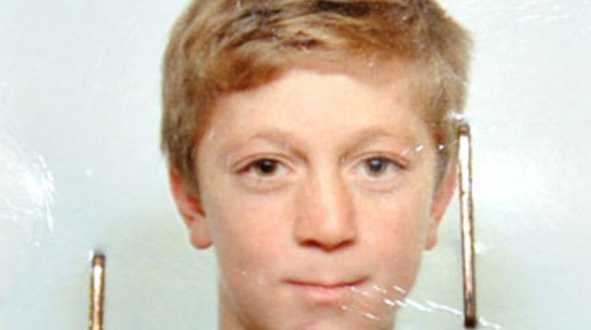 12 yaşındaki &ccedil;ocuk balta ile &ouml;ld&uuml;r&uuml;lm&uuml;ş