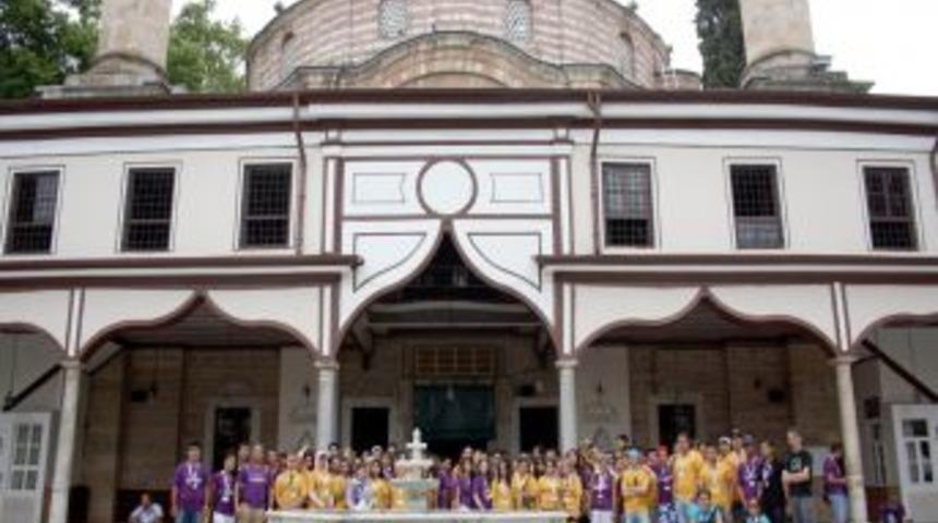 Avrupalı T&uuml;rk gen&ccedil;leri, k&uuml;lt&uuml;rlerinin izini Bursa&rsquo;da s&uuml;rd&uuml;