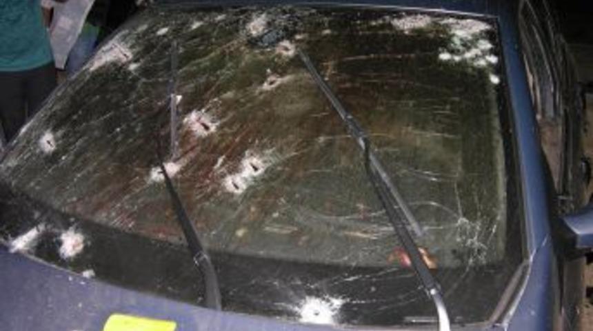 Ter&ouml;ristler, bayanların bulunduğu araca 114 mermi sıkıp el bombası atmış