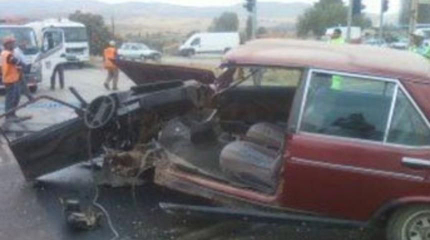 Bakan Kılı&ccedil;'ın konvoyunda kaza: 1 &ouml;l&uuml;