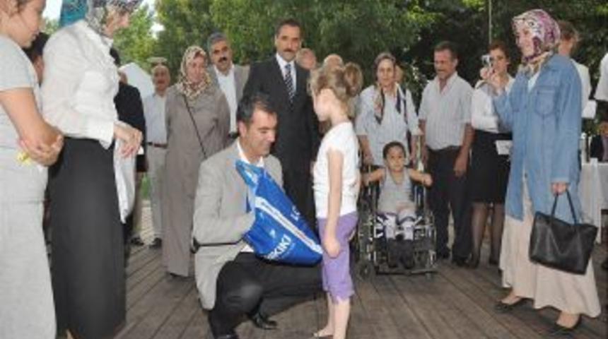 Ey&uuml;pl&uuml; &ccedil;ocuklara bayramlık