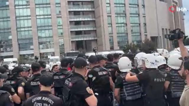 Çağlayan'da arbede! Bazı LGBT'liler gözaltına alındı