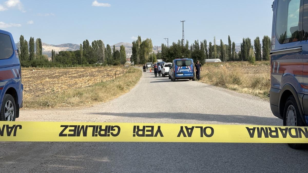 Amca-yeğen kavgası kanlı bitti: 1 &ouml;l&uuml;, 1 yaralı 2