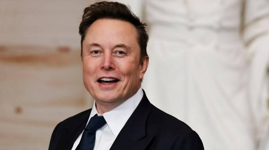 Elon Musk yapay zekadaki b&uuml;y&uuml;k tehlikeyi a&ccedil;ıkladı