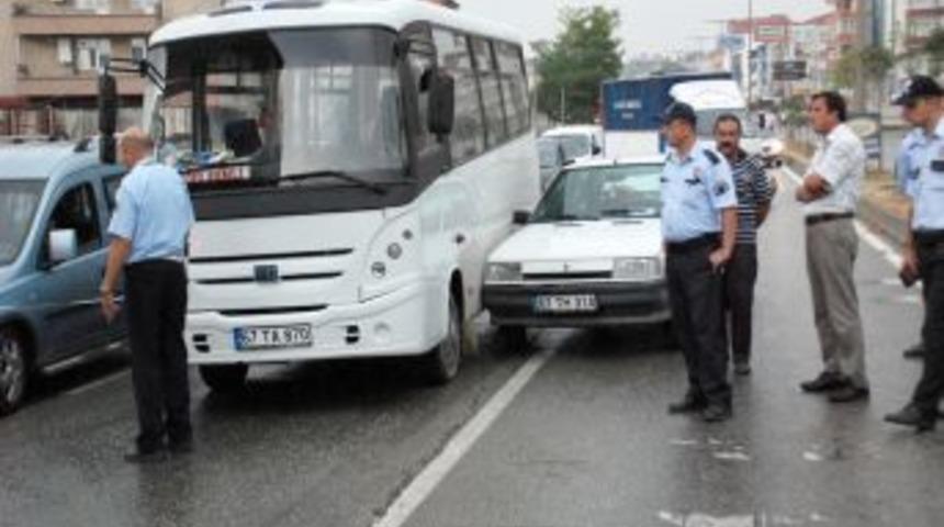 Zincirleme kazada 5 ara&ccedil; hasar g&ouml;rd&uuml;