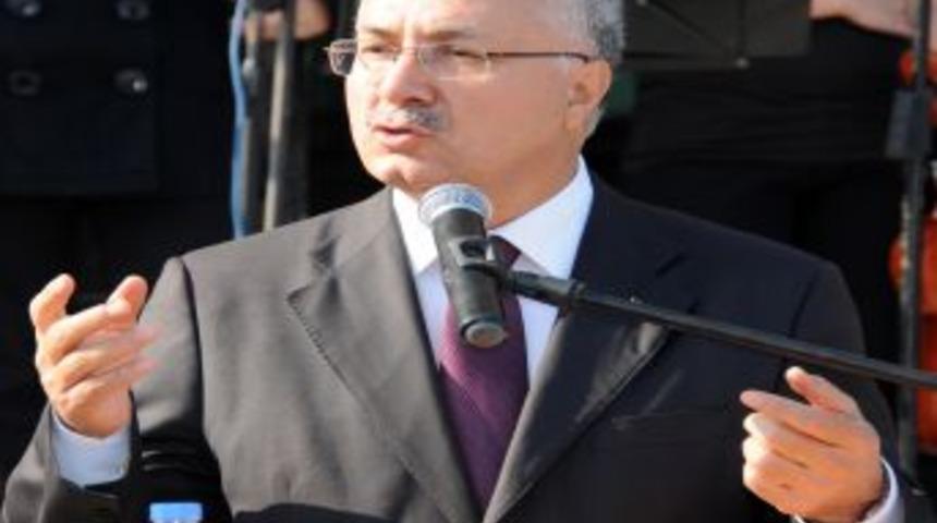 Manisa'da &Ouml;ğrenciler G&uuml;n&uuml; kutlandı