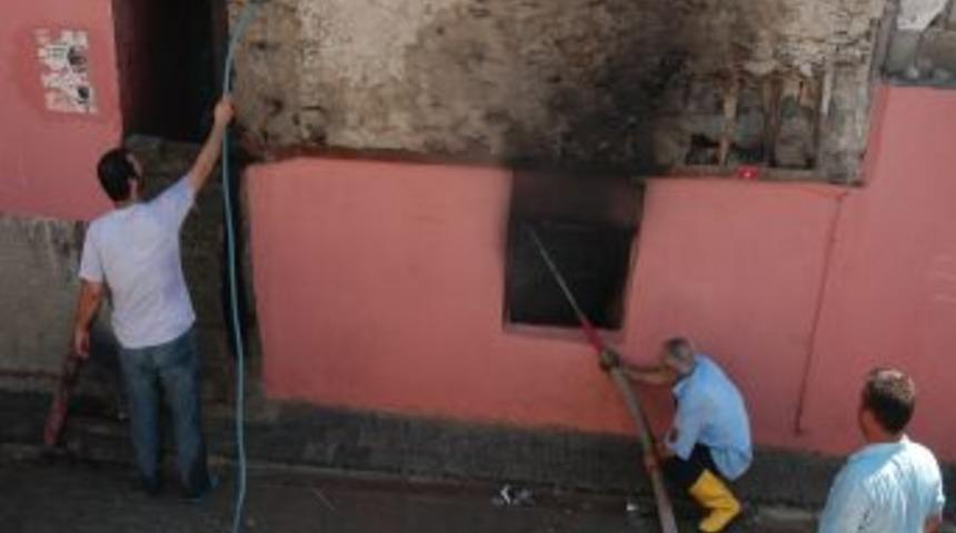 Kadirli&rsquo;de ev yangını