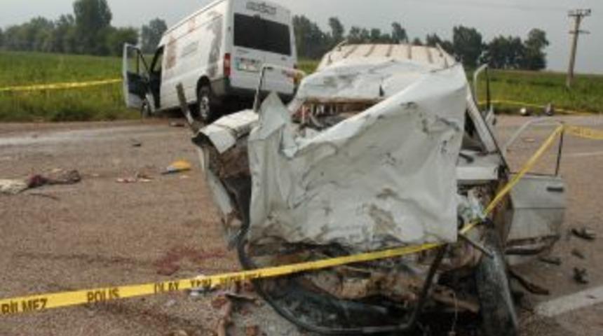 Kadirli’de trafik kazası: 3 ölü, 6 yaralı