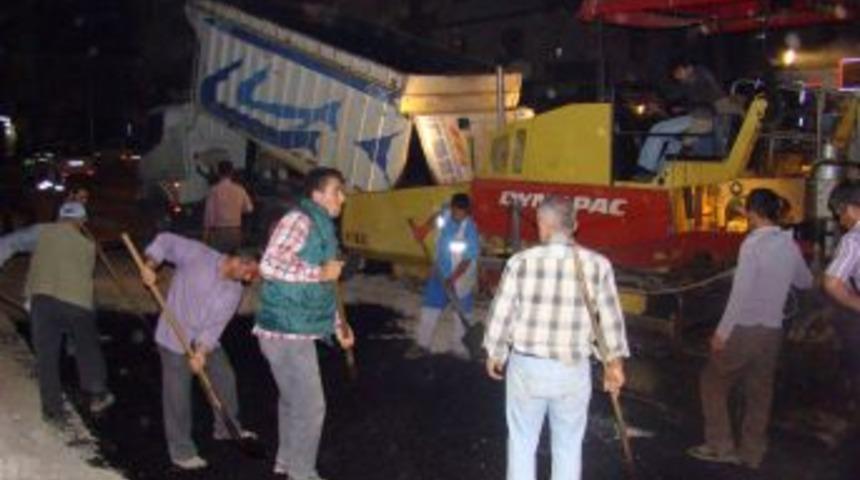 Barış Man&ccedil;o Caddesi, sahura kadar &ccedil;alışılarak yenilendi