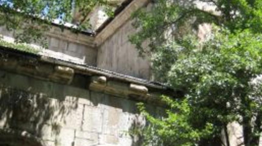 Erzurumlular asırlardır ha&ccedil; ve freskler altında namaz kılıyor