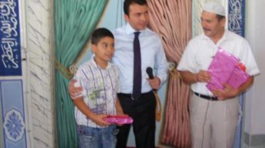 Yaz Kur&rsquo;an kursları t&ouml;renle sona erdi