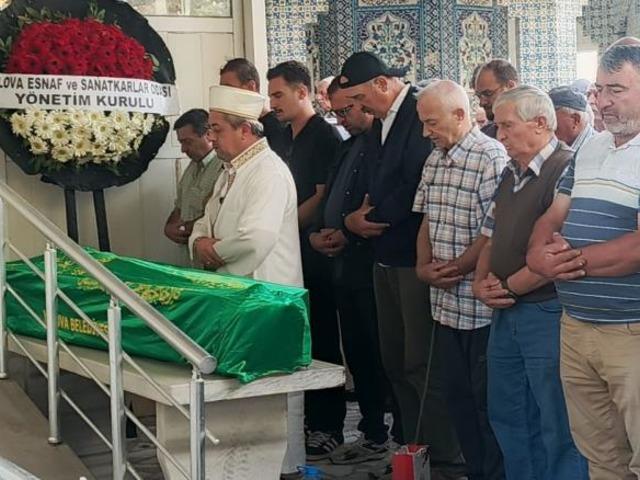 İznik G&ouml;l&uuml;&rsquo;nde hayatını kaybeden &ouml;ğretmen Yalova&rsquo;da toprağa verildi
