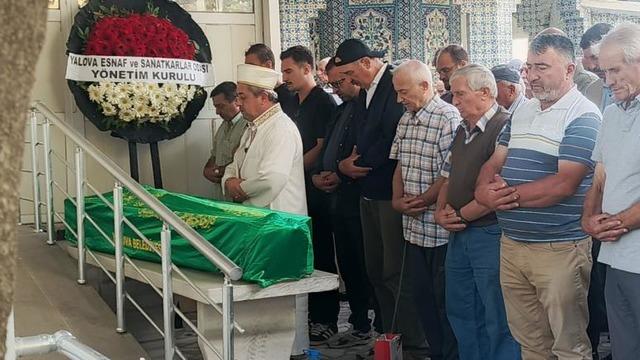 İznik Gölü’nde hayatını kaybeden öğretmen Yalova’da toprağa verildi