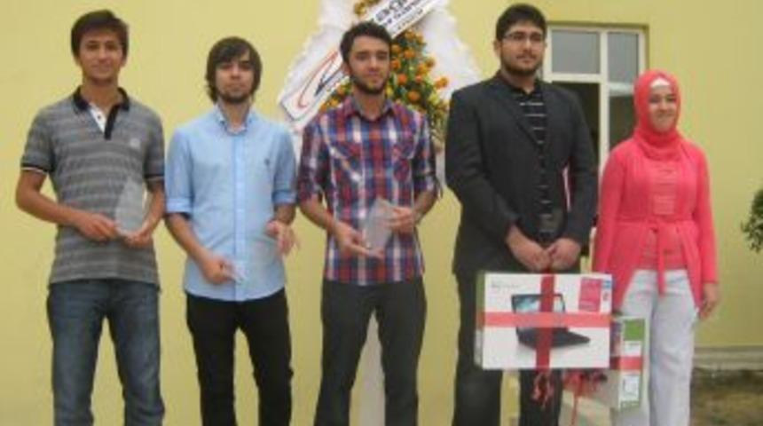 LYS'de dereceye giren &Ouml;zel Fırat'lı &ouml;ğrenciler &ouml;d&uuml;llendirildi