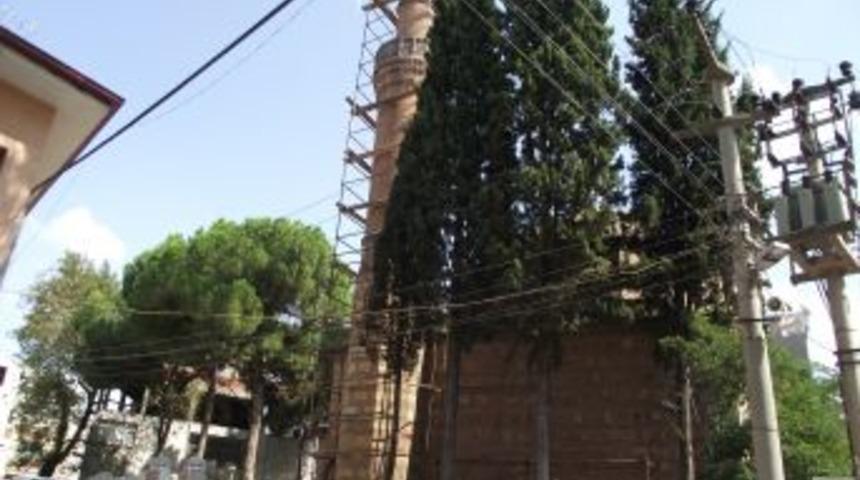 Edremit&rsquo;teki 700 yıllık cami restore ediliyor