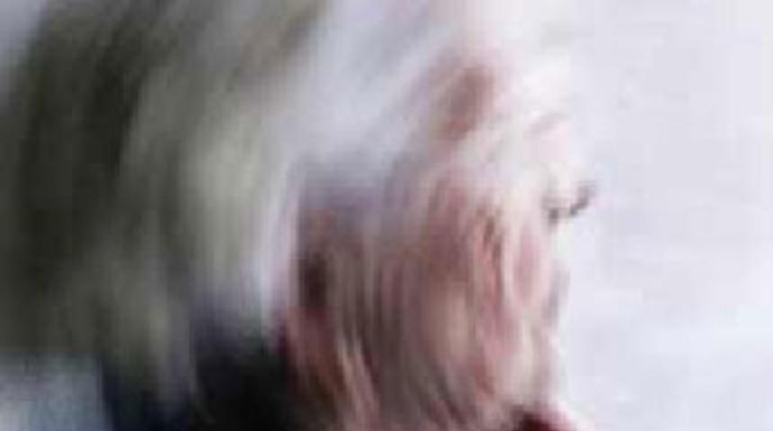 Yaşlı kadına tecav&uuml;z edip &ouml;ld&uuml;rd&uuml;