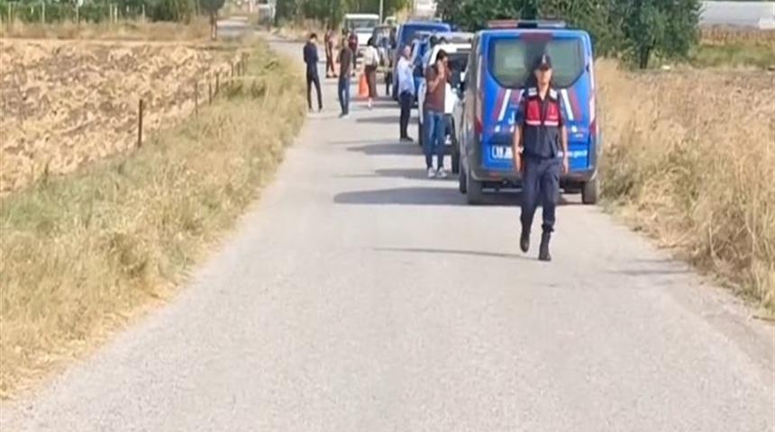Kavgayı ayırmak isteyen gen&ccedil;, av t&uuml;feğiyle vurularak &ouml;ld&uuml;r&uuml;ld&uuml;