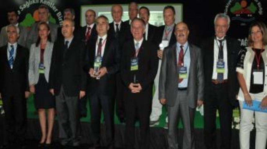 Sağlıklı Kentler Birliği toplantısında başkanlar atıştı