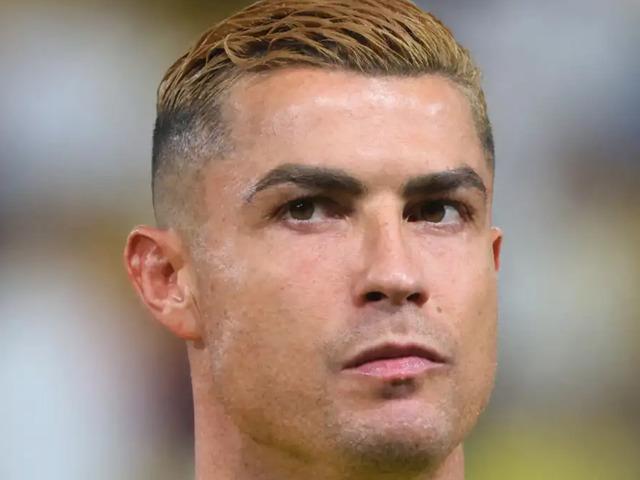 D&uuml;nya futbolunda y&uuml;zyılın bombası! Cristiano Ronaldo'dan dev adım